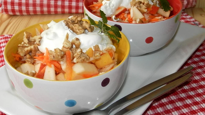 Jablkový salát s mrkví a celerem, Jablkový salát s mrkví a celerem