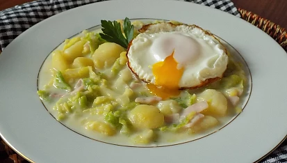 Kapusta s brambory a šunkou na smetaně