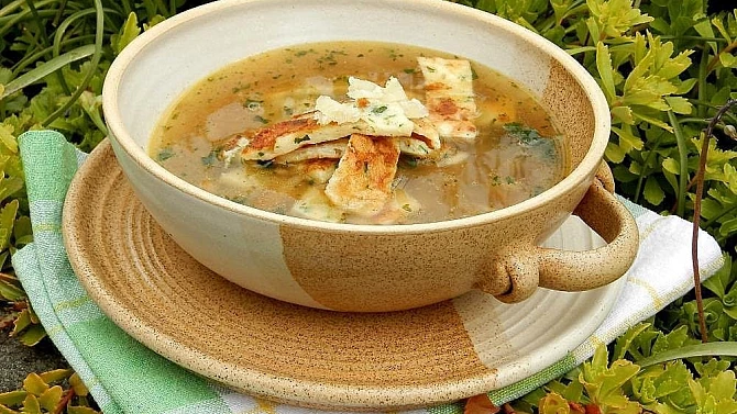 Loštická  polévka s tvarůžkovými celestýnskými nudlemi, Loštická  polévka s tvarůžkovými celestýnskými nudlemi