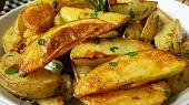 Máslové brambory s pečeným česnekem