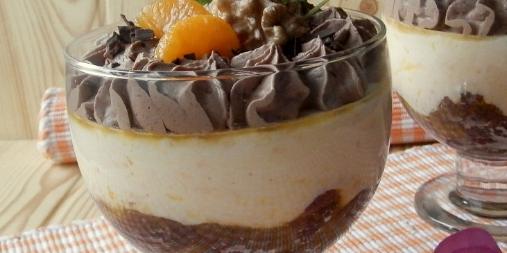 Pohár s mandarinkovým krémem a čokoládou (Pohár s mandarinkovým krémem a čokoládou)
