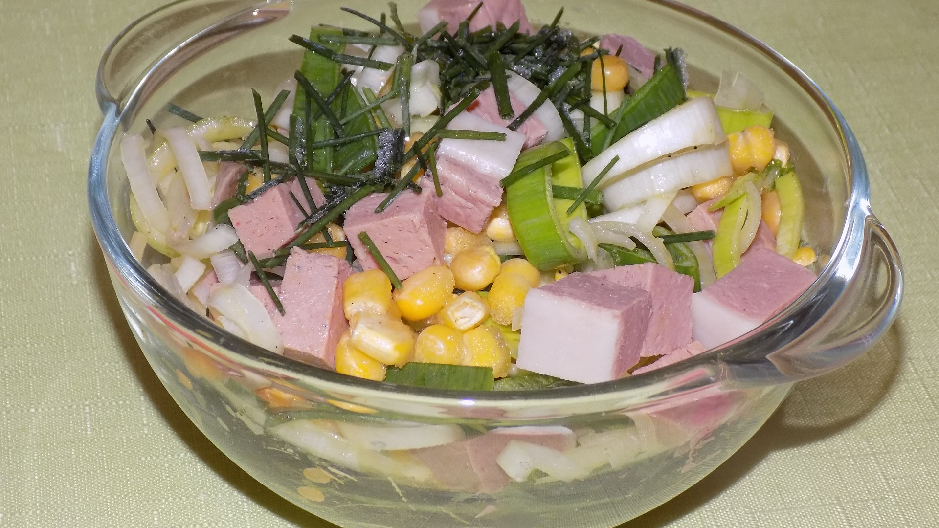 Pórkový salát s játrovým sýrem
