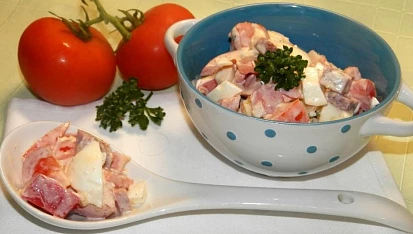 Rajčatový salát s vejci a sýrem, Rajčatový salát s vejci a sýrem