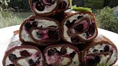 Špaldové kakaové palačinky s tvarohem a borůvkami, Špaldové , kakaové palačinky s tvarohem a borůvkami