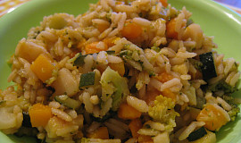 Barevná zeleninová pánev s rýží