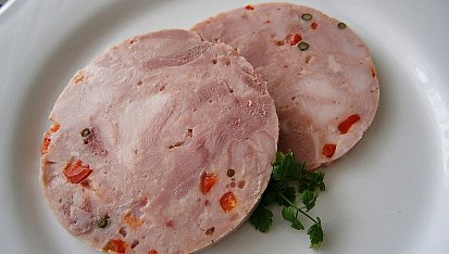 Domácí drůbeží šunka se zeleným pepřem a kapií
