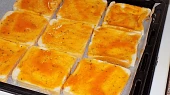 Fofr pizza z toustového chleba, Potřeme vaječno - kečupovou směsí