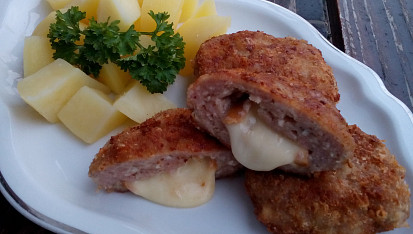 Mleté řízky (karbanátky) s mozzarellou