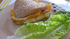 Vaječný sandvič ve formě (pečený v troubě)