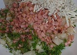 Bramborovo-šunkový květák se sýrem