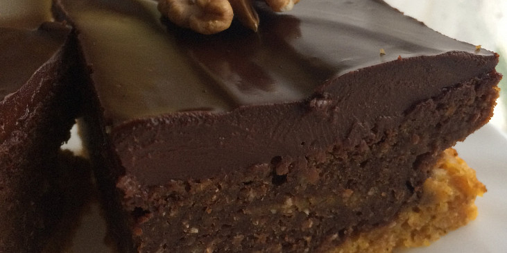 Dýňový koláč s čokoládovou polevou