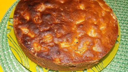 Hruškový koláč s ořechy