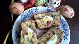 Kopřivová velikonoční nádivka/žemlovka s vejci