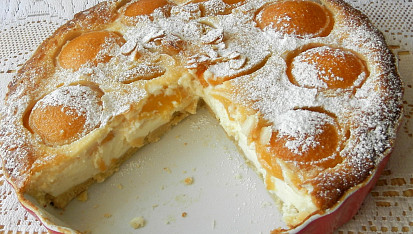 Meruňkový koláč s mandlemi a tvarohem, Meruňkový koláč s mandlemi a tvarohem