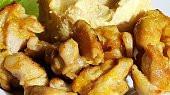 Pikantní křupavé kuřecí kousky s kurkumou (bez tuku), Pikantní křupavé kuřecí kousky s kurkumou (bez tuku)