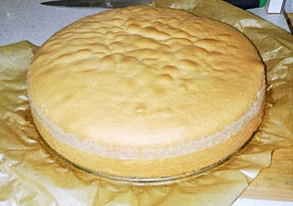 Piškotový dortový korpus (Vyzkoušeno dle uvedeného receptu a mohu jen doporučit. Jiný již dělat nebudu, je to skvělý recept. Díky :-))