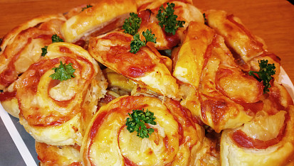 Pizza šneky s ananasem
