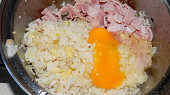 Rýžovo-šunkové kuličky s kapustou