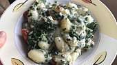Zapečené gnocchi se sýrem a špenátem