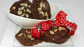 Čokoládové sušenky s mandlovými lupínky