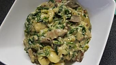 Gnocchi s listovým špenátem a houbovou omáčkou