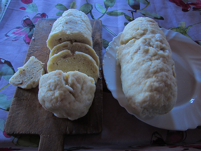 Houskovo bramborové knedlíky, nejen k pikantnímu guláši