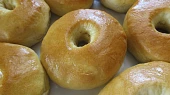 Karamelové donuty