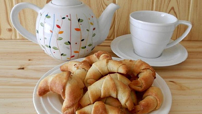 Křupavé máslové rohlíčky s česnekem, Křupavé máslové rohlíčky s česnekem