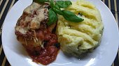 Kuřecí maso s mozzarellou a šťouchané bazalkové brambory