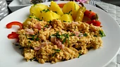 "Mozeček" z ovesných vloček, bylinek a slaniny