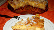 Pudinkový koláč s jablky a mandlemi