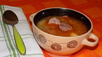 Staročeská zelňačka s klobásou
