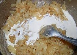Zadělávaná cibule / Sladkokyselá cibulová omáčka