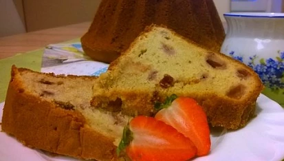 Bezlepková tvarohová bábovka s jahodami