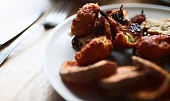 Cauliflower "hotwings" (marinovaný květák)