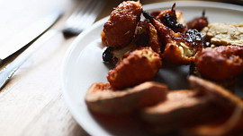 Cauliflower "hotwings" (marinovaný květák)