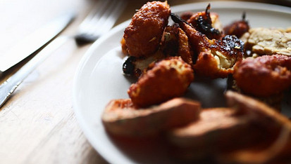 Cauliflower "hotwings" (marinovaný květák)