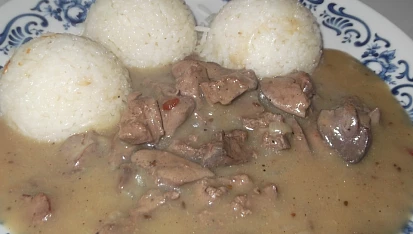 Drůbeží játra na cibulce s rýží