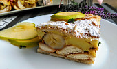 Listový  koláč s jablky, banány a pudinkem