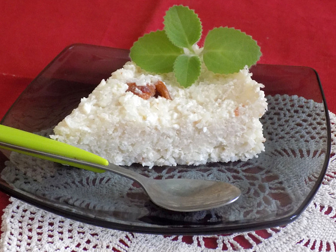 Nepečený rýžovo-tvarohový koláč