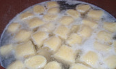 Pivní výpečky s bramborovými noky