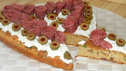 Sýrové srdce s nivovou pomazánkou a olivami, Sýrové srdce s nivovou pomazánkou a olivami