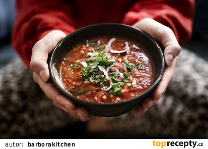 Tomatová polévka s pohankou
