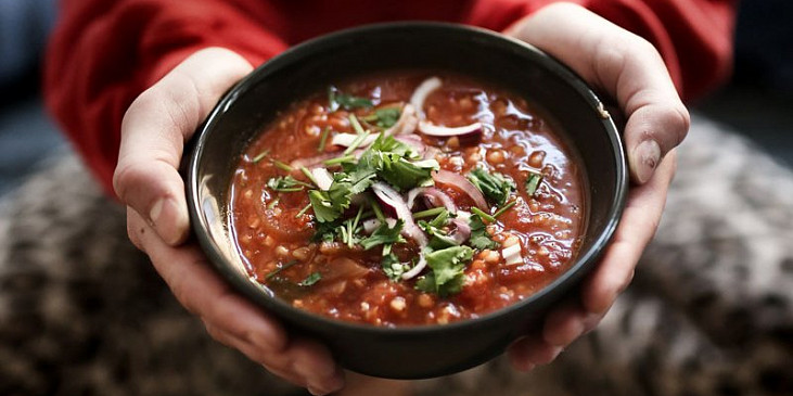 Tomatová polévka s pohankou
