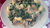 Gnocchi s medvědím česnekem, žampiony a smetanou