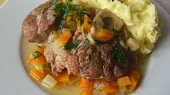 Ossobuco na víně a zelenině