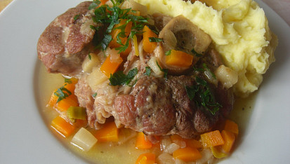 Ossobuco na víně a zelenině