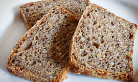 Pšeničný chléb s pohankou a semínky