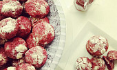 Red Velvet Crinkle Cookies neboli Popraskané sušenky