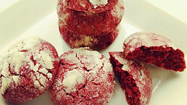 Red Velvet Crinkle Cookies neboli Popraskané sušenky